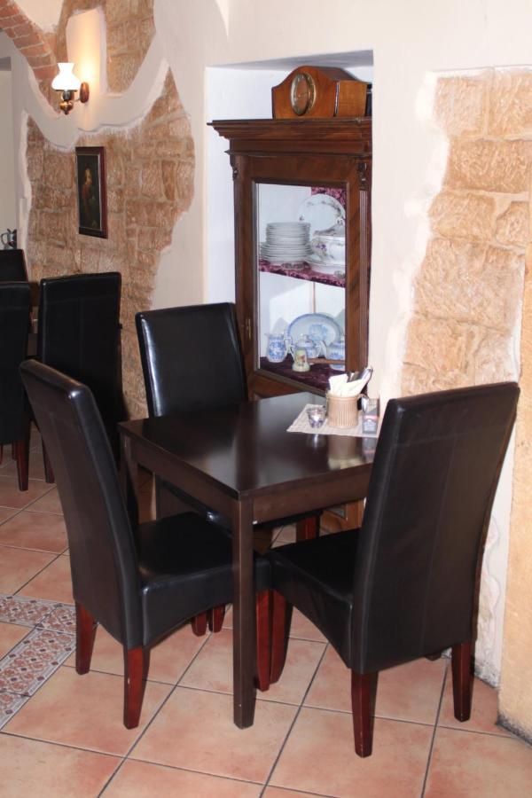 Hotel Kralovsky Dvur Hořice 外观 照片