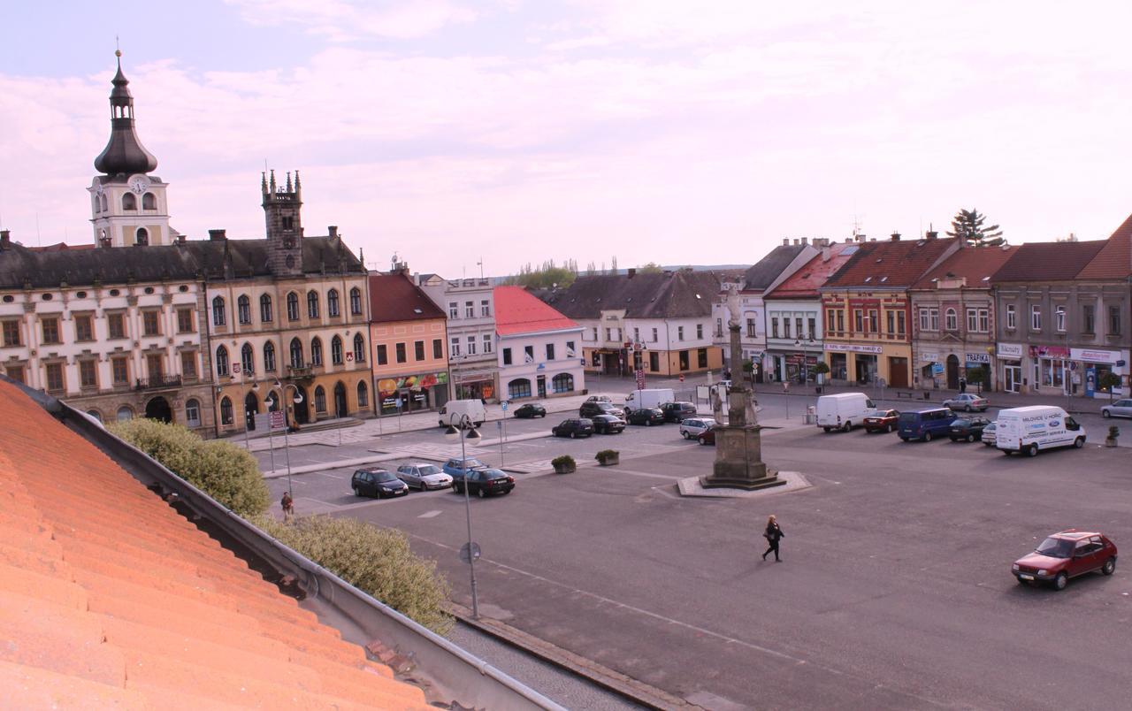 Hotel Kralovsky Dvur Hořice 外观 照片