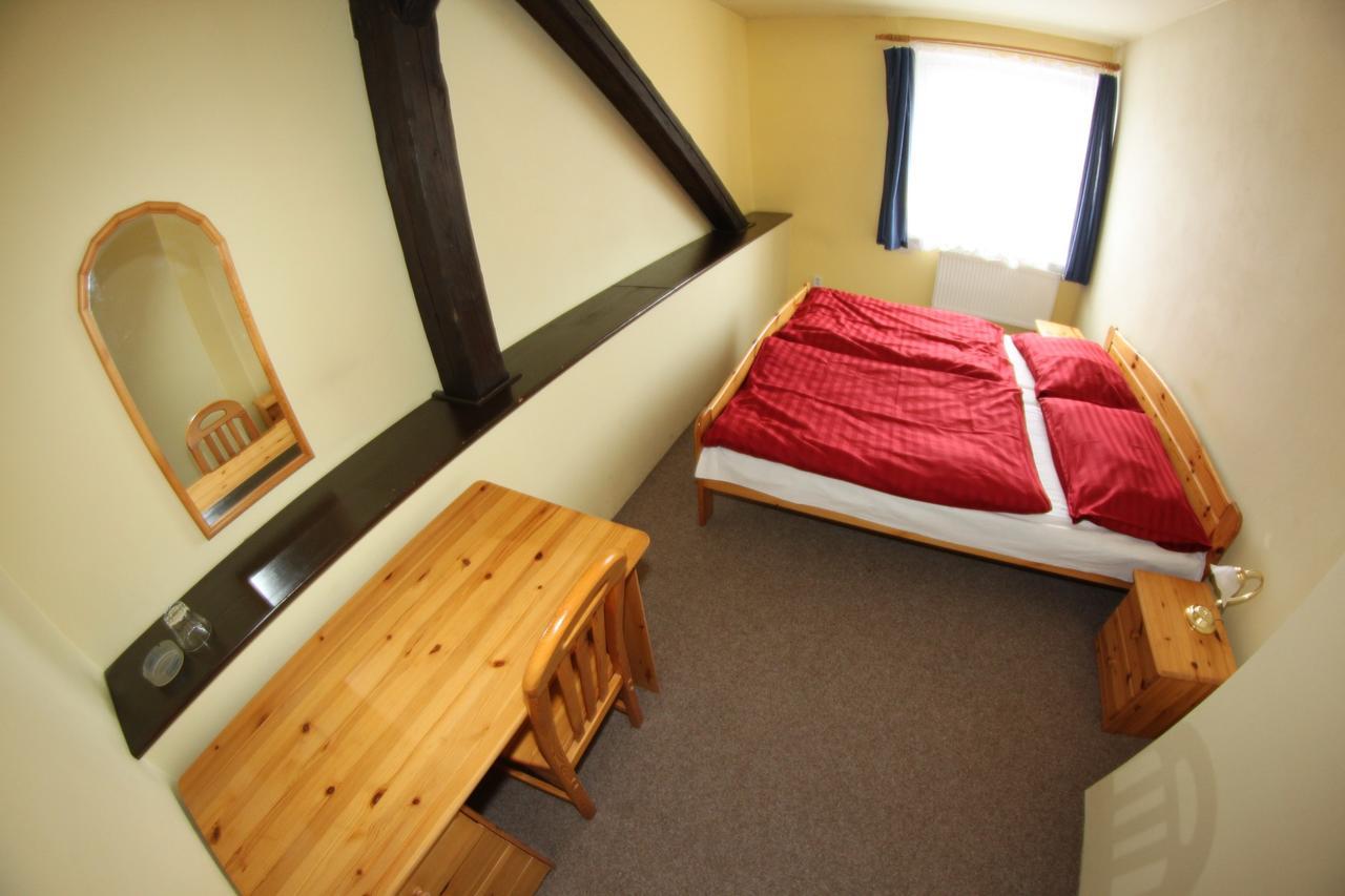 Hotel Kralovsky Dvur Hořice 外观 照片